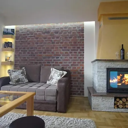 Tara Malesevic - 2 Daire